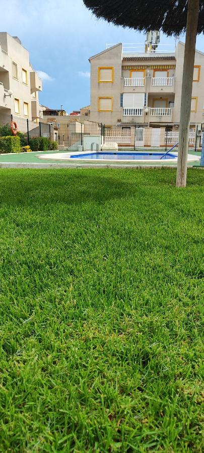 Апартаменты Parque Aromatico Con Dos Piscinas Торевьиа Экстерьер фото