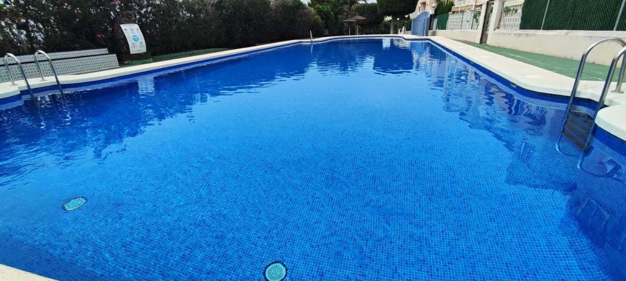 Апартаменты Parque Aromatico Con Dos Piscinas Торевьиа Экстерьер фото